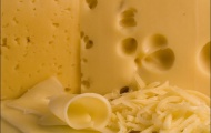  Роспотребнадзор изымает из продажи украинские сыры