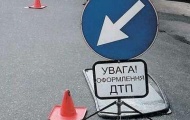 Автомобиль без водителя снес автобусную остановку