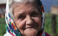 Бабушка с котом превратилась в символ справедливости
