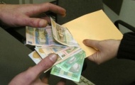 Forbes: зарплаты в Украине растут чересчур быстро
