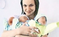 Медсестры устроили фотосессию с недоношенными детьми  