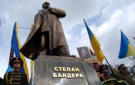 Украинские националисты требуют установить в столице памятники своим героям
