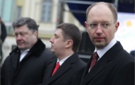 Украинская оппозиция решила наступать по всем фронтам