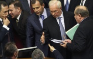 Николай Азаров убеждает, что зарплата в Украине возросла на десять процентов 