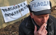 Двоих чернобыльцев госпитализировали  прямо из зала суда