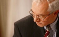 Азаров ошеломлен низким качеством детских товаров