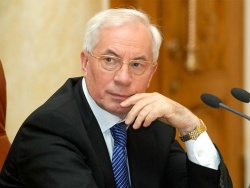 Азаров подал в отставку, Янукович не пустил Азаров подал в отставку, Янукович не пустил