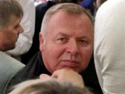 Водитель Луценко рассказал о том, почему он прописал экс-министра в своей квартире Водитель Луценко рассказал о том, почему он прописал экс-министра в своей квартире