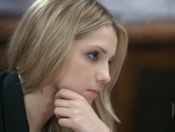 Евгения Тимошенко считает, что популярность Ющенко упала из-за его отказа поддержать Юлию Тимошенко Евгения Тимошенко считает, что популярность Ющенко упала из-за его отказа поддержать Юлию Тимошенко