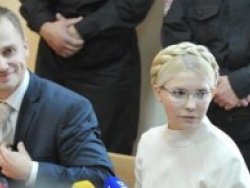 Юлия Тимошенко принародно назвала судью "нелюдем" Юлия Тимошенко принародно назвала судью "нелюдем"