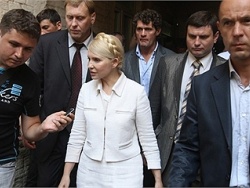 Юлия Тимошенко удалена из зала суда
