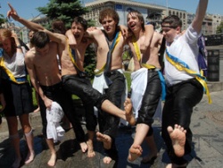 Кабинет министров сократил в Украине учебный год Кабинет министров сократил в Украине учебный год