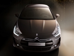 По лезвию бритвы. Новый Ситроен DS5 По лезвию бритвы. Новый Ситроен DS5