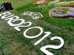 УЕФА не будет переносить финал Евро-2012 из Украины в Польшу