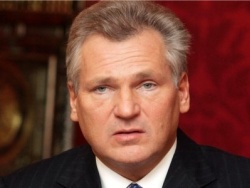 Квасьневский: сейчас Украина разделена даже больше, чем во время «Оранжевой революции» Квасьневский: сейчас Украина разделена даже больше, чем во время «Оранжевой революции»