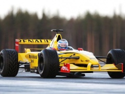 Развеиваем мифы о том, как водить гоночный болид Развеиваем мифы о том, как водить гоночный болид