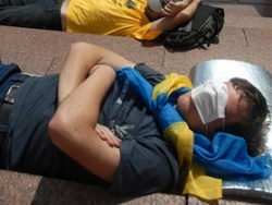 Митингующие под Украинским домом объявили о прекращении голодовки Митингующие под Украинским домом объявили о прекращении голодовки