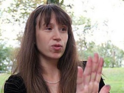 Журналистка может предстать перед судом за надпись на асфальте Журналистка может предстать перед судом за надпись на асфальте