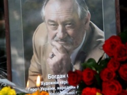 Богдана Ступку увековечат в бронзе