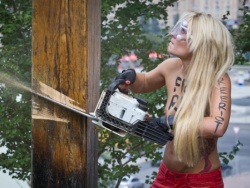 Поступок FEMEN возмутил УПЦ