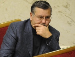 Анатолий Гриценко: Янукович скупает Украину