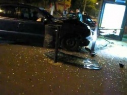 Нетрезвые мажоры «наказали» нерадивое авто Нетрезвые мажоры «наказали» нерадивое авто