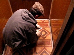 Власти Харькова следят за горожанами в лифтах Власти Харькова следят за горожанами в лифтах