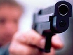 В центре Харькова милиционер застралил нарушителя порядка В центре Харькова милиционер застралил нарушителя порядка