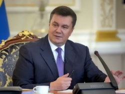 Протесты в Украине разгораются, вариантов действий у Януковича все меньше - Bloomberg Businessweek Протесты в Украине разгораются, вариантов действий у Януковича все меньше - Bloomberg Businessweek