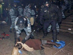 Чрезвычайное положение в Украине: ввели без введения? Чрезвычайное положение в Украине: ввели без введения?