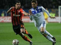 На футбольном чемпионате Украины сыграны два супер-дерби На футбольном чемпионате Украины сыграны два супер-дерби