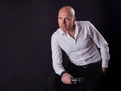ДАВИД КОГАН: ПЛОХУЮ, БЕЗДАРНУЮ МУЗЫКУ МОЖНО ВЫКЛЮЧИТЬ, А ПОЛИТИКУ НЕТ