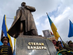 Украинские националисты требуют установить в столице памятники своим героям