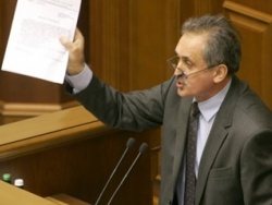 БЮТ: власти готовы сдать национальные интересы Украины