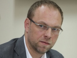 Власенко: Администрация президента оказывает давление на Апелляционный суд Власенко: Администрация президента оказывает давление на Апелляционный суд