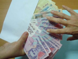 Зарплаты в Украине стали расти медленнее