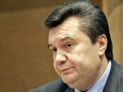 Виктора Януковича готовятся встретить во Львове красной карточкой