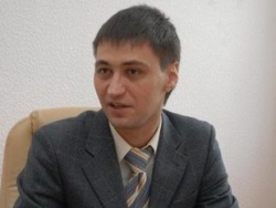 Депутат Роман Ландик договорился с избитой им девушкой Депутат Роман Ландик договорился с избитой им девушкой