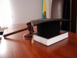 С сегодняшнего дня в Украине судиться стало дороже
