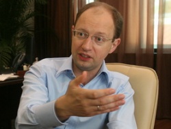 Арсений Яценюк: кто управляет Виктором Януковичем?