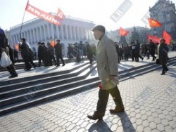 Компартия Украины: русскому языку государственность, 7-му ноябрю — выходной!  