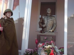 В Запорожье на памятник Сталину подали в суд