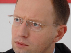 Арсений Яценюк: расчет в рублях — первый шаг к подконтрольности Украины Россией Арсений Яценюк: расчет в рублях — первый шаг к подконтрольности Украины Россией