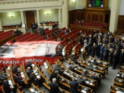 "Батькiвщина" стремительно догоняет Партию регионов "Батькiвщина" стремительно догоняет Партию регионов