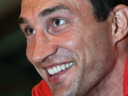 Владимир Кличко перенес операцию на почках