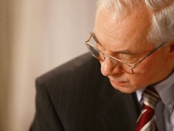 Азаров ошеломлен низким качеством детских товаров Азаров ошеломлен низким качеством детских товаров