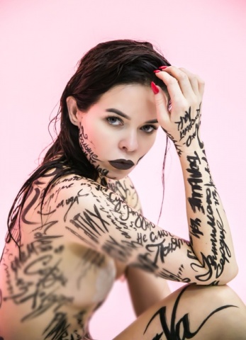 facetune_16-04-2018-23-34-17.jpg